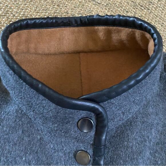 NWT (Small Flaw) J McLaughlin $345 Camel / Gray Wool Reversible Sawyer Cape XS-S - Picture 10 of 16
